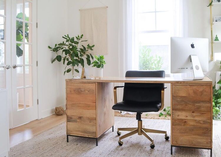 Meja kantor minimalis, Sumber: thespruce.com