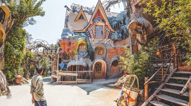 Hotel unik menyerupai negeri dongeng Hang Nga di Vietnam, Sumber: localvietnam.com