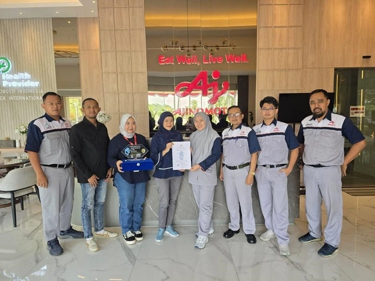 Penyerahan SLF PT Ajinomoto oleh Eticon, Sumber: doc pribadi