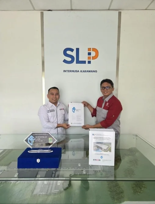 Penyerahan SLF PT SLP Internusa di Karawang, Sumber: doc pribadi