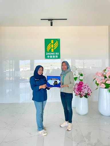 Serah terima dokumen SLF PT Zhongbu Resins Indonesia, Sumber: doc pribadi