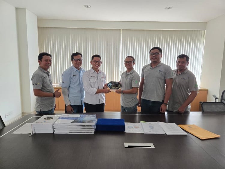 Serah terima slf PT Sentra Usahatama Jaya, Sumber: doc pribadi