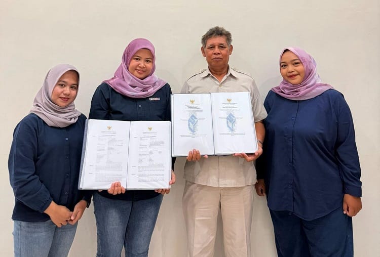 Serah terima dokumen PBG dan SLF PT Uni Primacom, Sumber: doc pribadi
